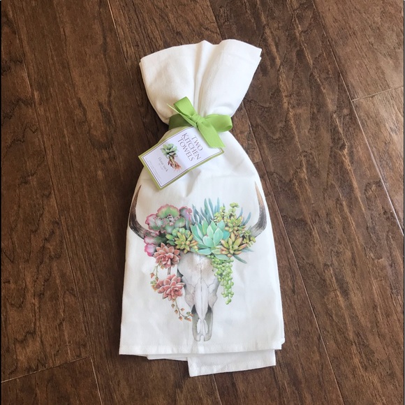 Mary Lake-Thompson Other - NWT Flour Sack Kitchen Towels